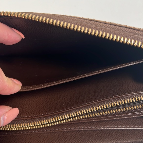 Louis Vuitton Denim Long Zippy Wallet in great condition - Picture 14 of 17